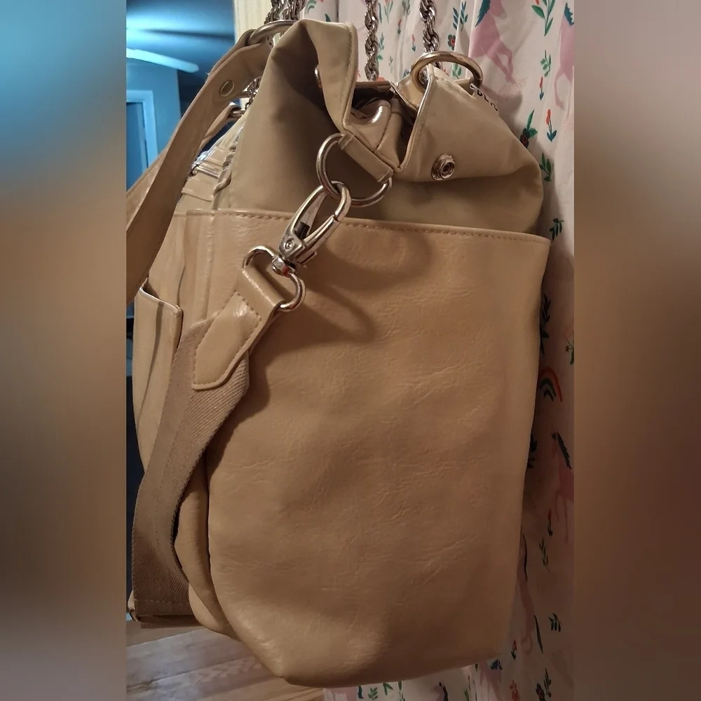 EUC Beis The Diaper Bag Cream Vegan Neutral Casual Maternity Mother Baby Bag